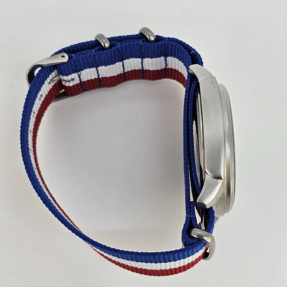 42MM Men's Watch Gray Dial Case New‎ Blue White Red Nylon Band New Battery